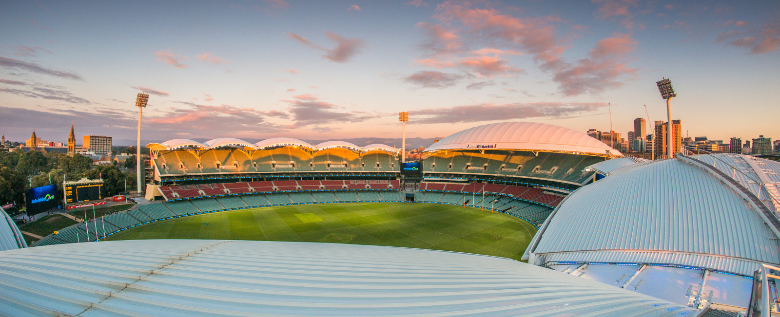 ADELAIDE OVAL Majestic Roof Garden Hotel